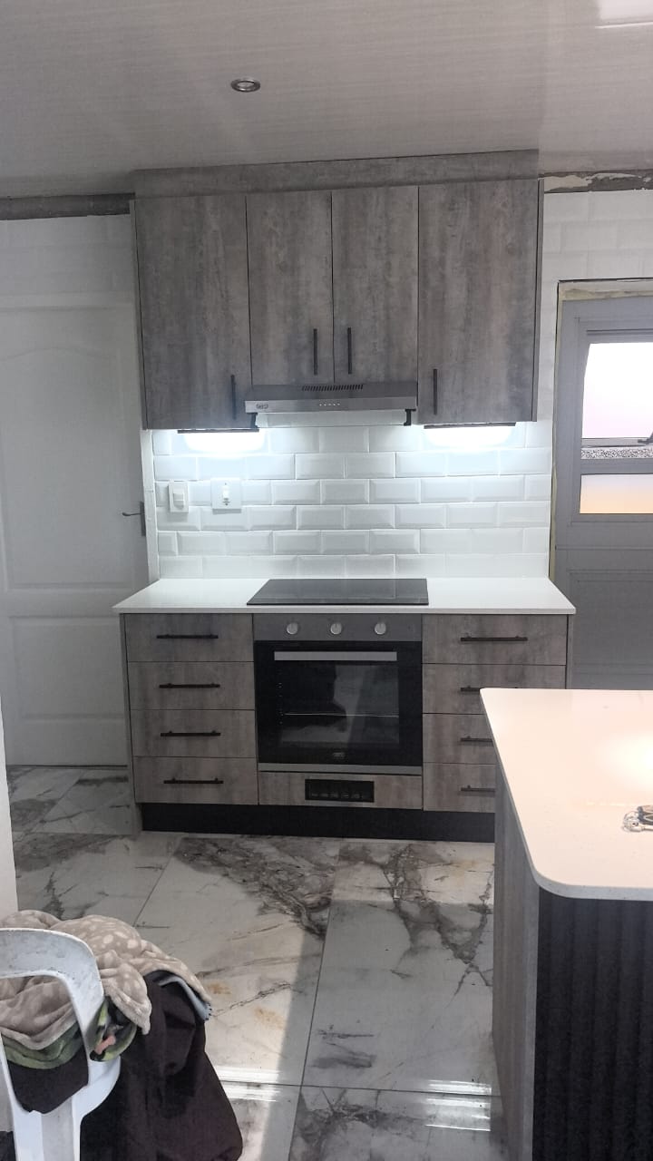 Compact modern kitchen