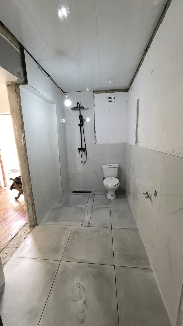 Open-plan bathroom