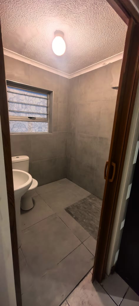 Doorway to en-suite